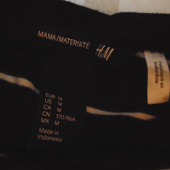 3/$20 H&M mama maternity top - Picture 3 of 8